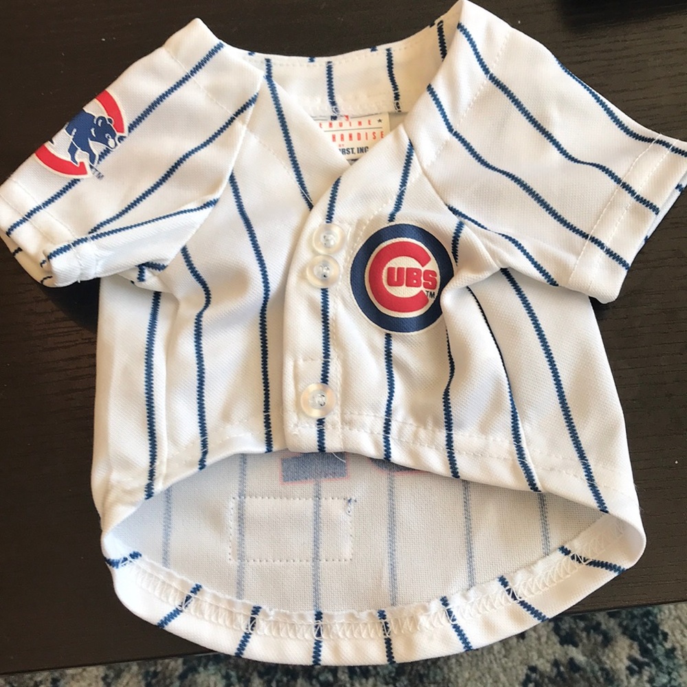 Dogs cubs jersey.